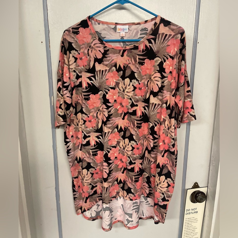 Lularoe Irma Top- floral print- size xs